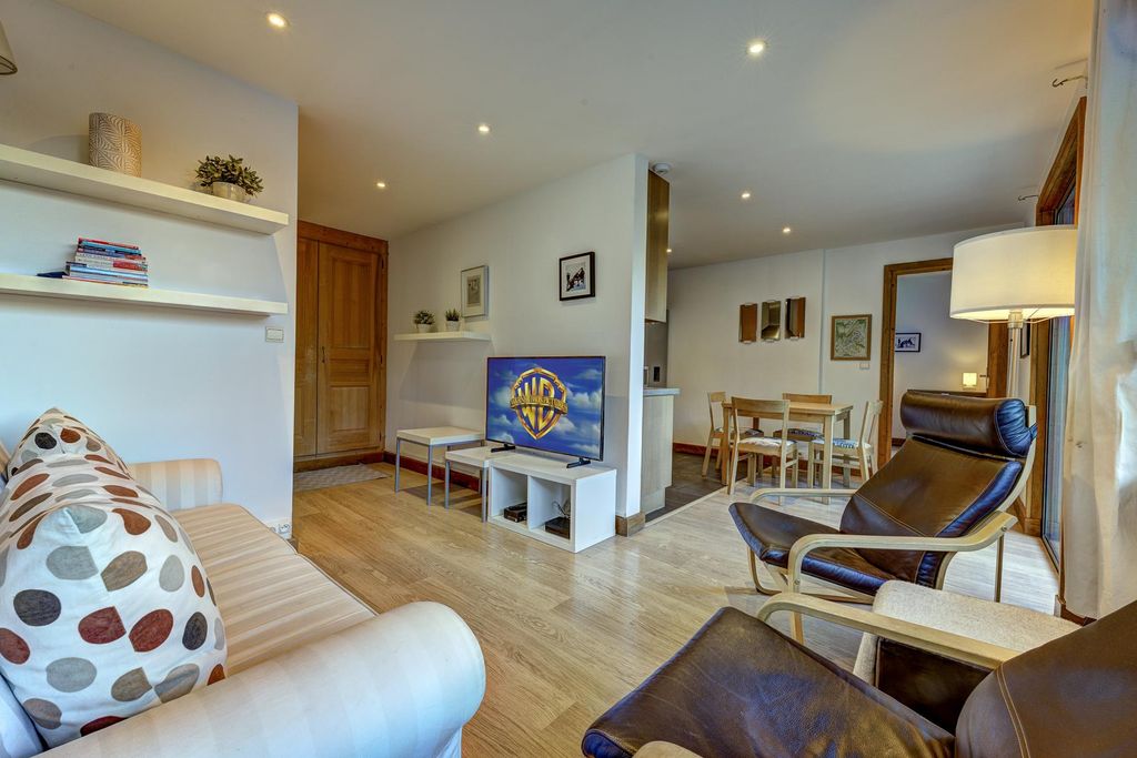 Property photo 1 of 17 Image