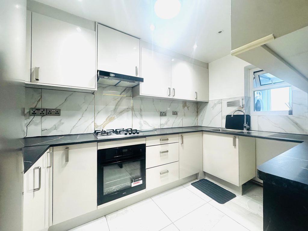 Property photo 3 of 16 Image