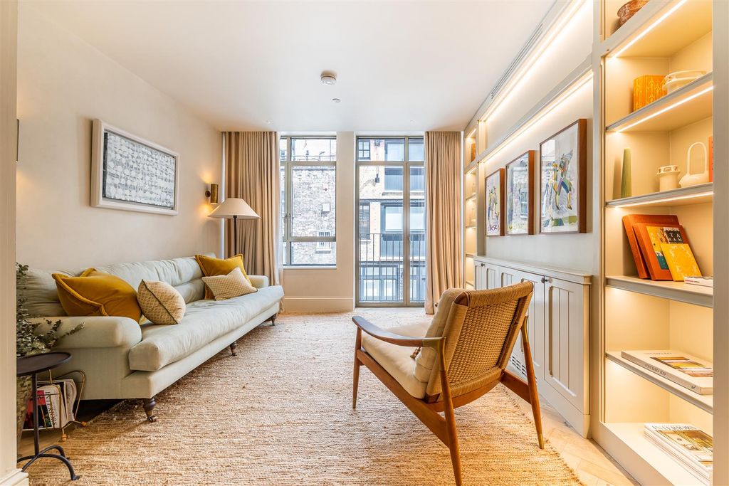 Property photo 1 of 12 Tottenham Mews-2.Jpg