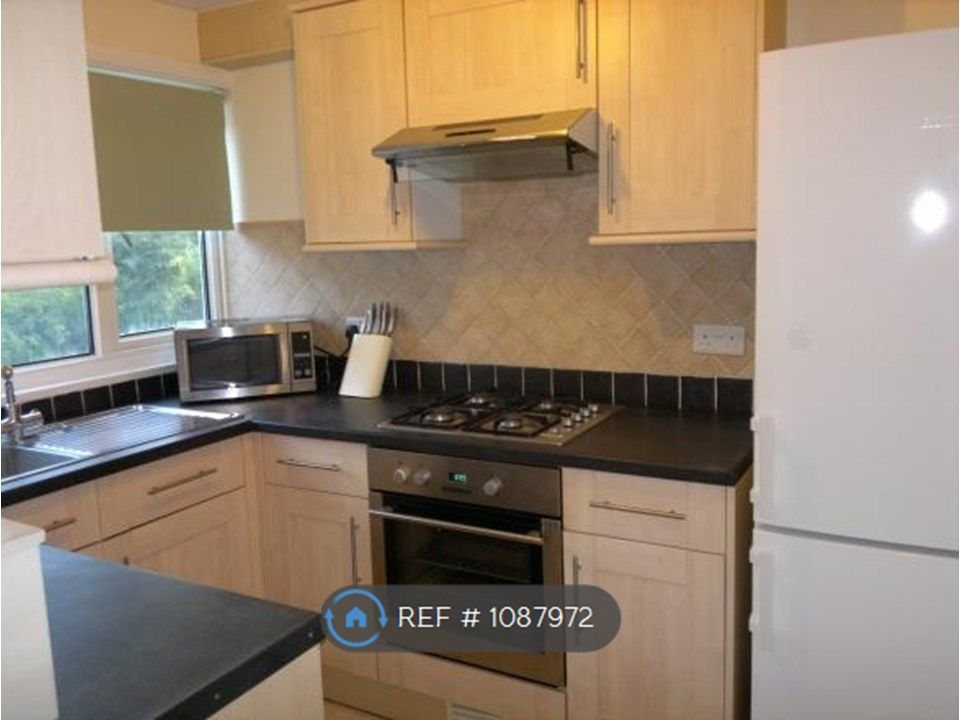 Property photo 3 of 6 Kitchen