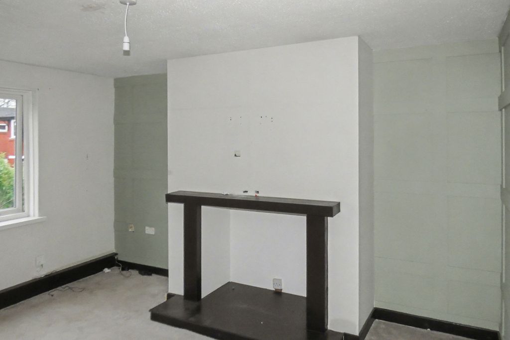 Property photo 3 of 19 48 Fell View, Chorley, Lancashire, Pr6 0Nu