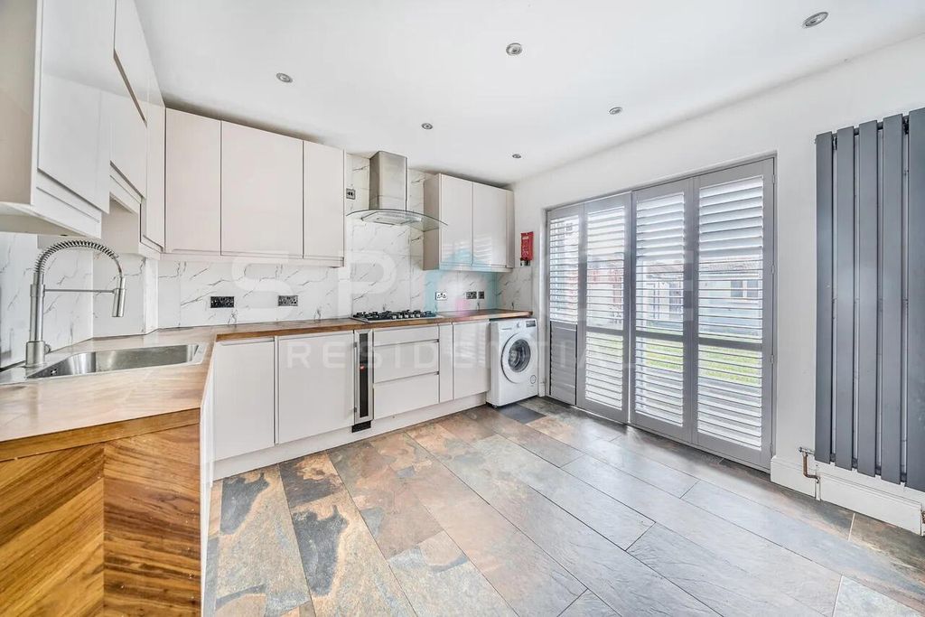 Property photo 1 of 15 Kitchen