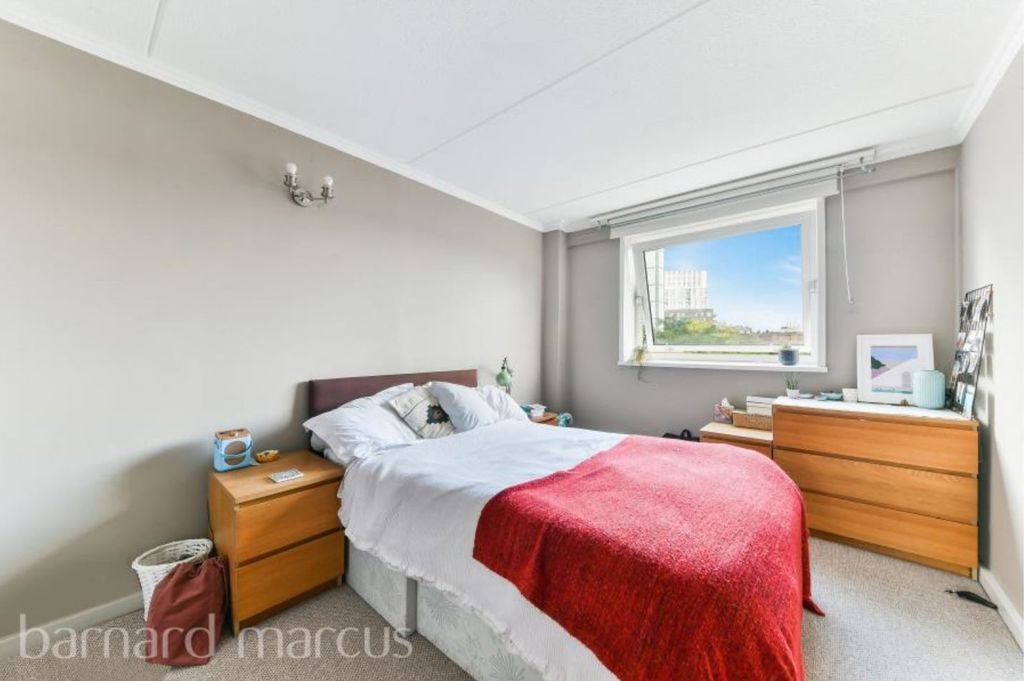 Property photo 1 of 6 Bedroom 1