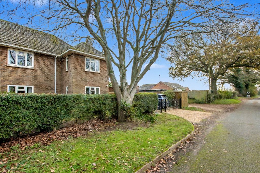 Property photo 2 of 25 4628623