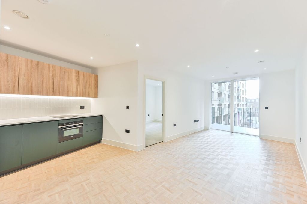 Property photo 2 of 19