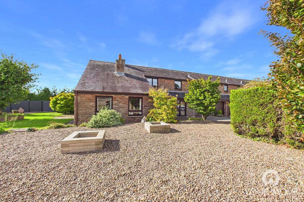 Property photo 1 of 18 Outside