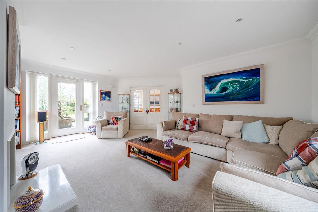 Property photo 3 of 20 Sitting Room