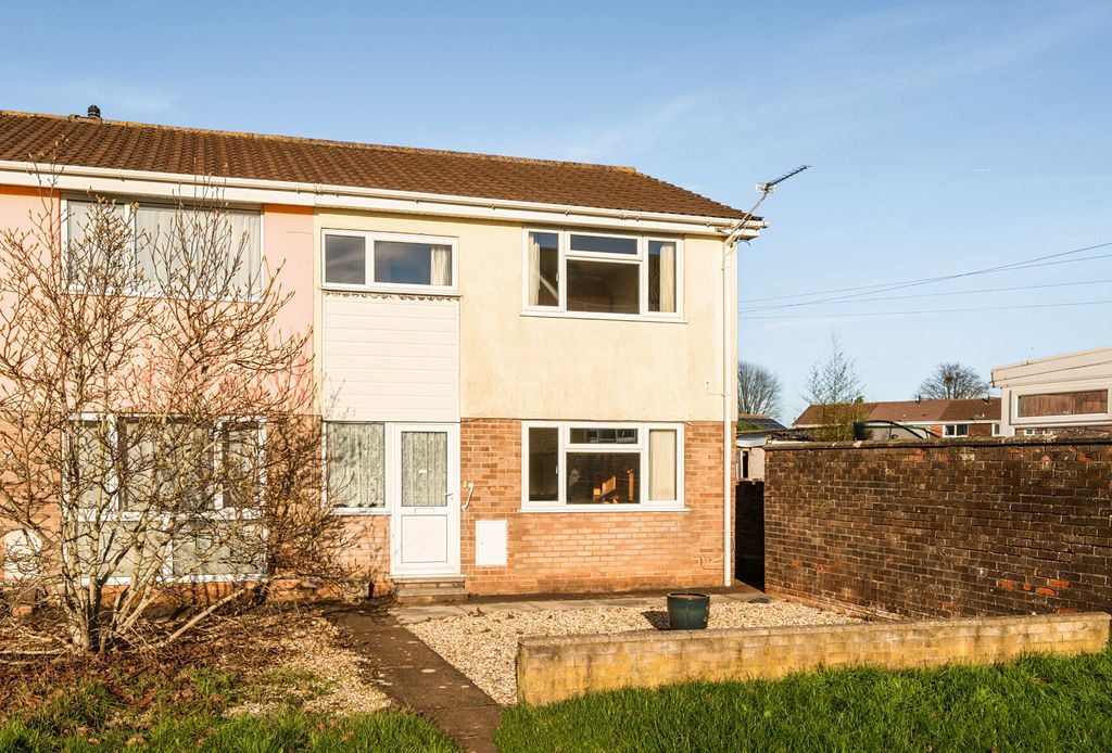 Property photo 1 of 13 1381482-1-6920710...