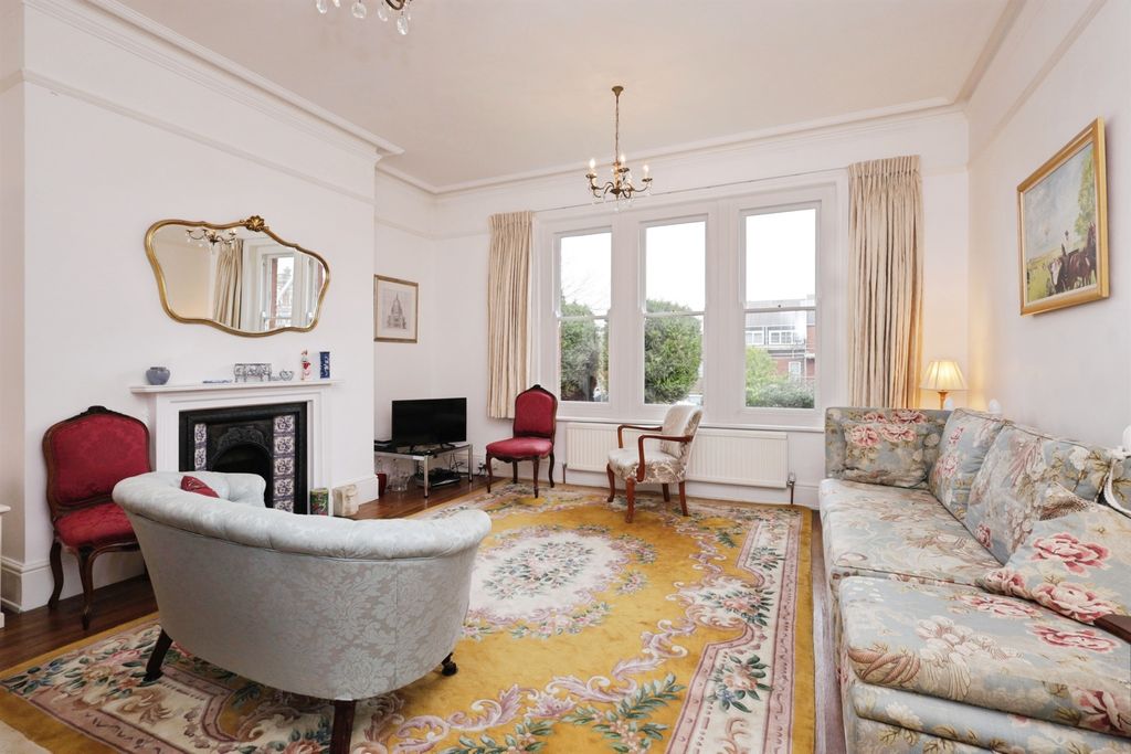 Property photo 2 of 13