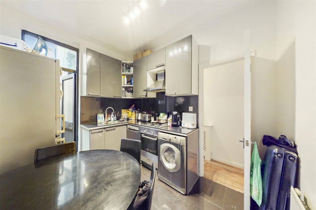 Property photo 3 of 8 Separate Eat In Kitchen