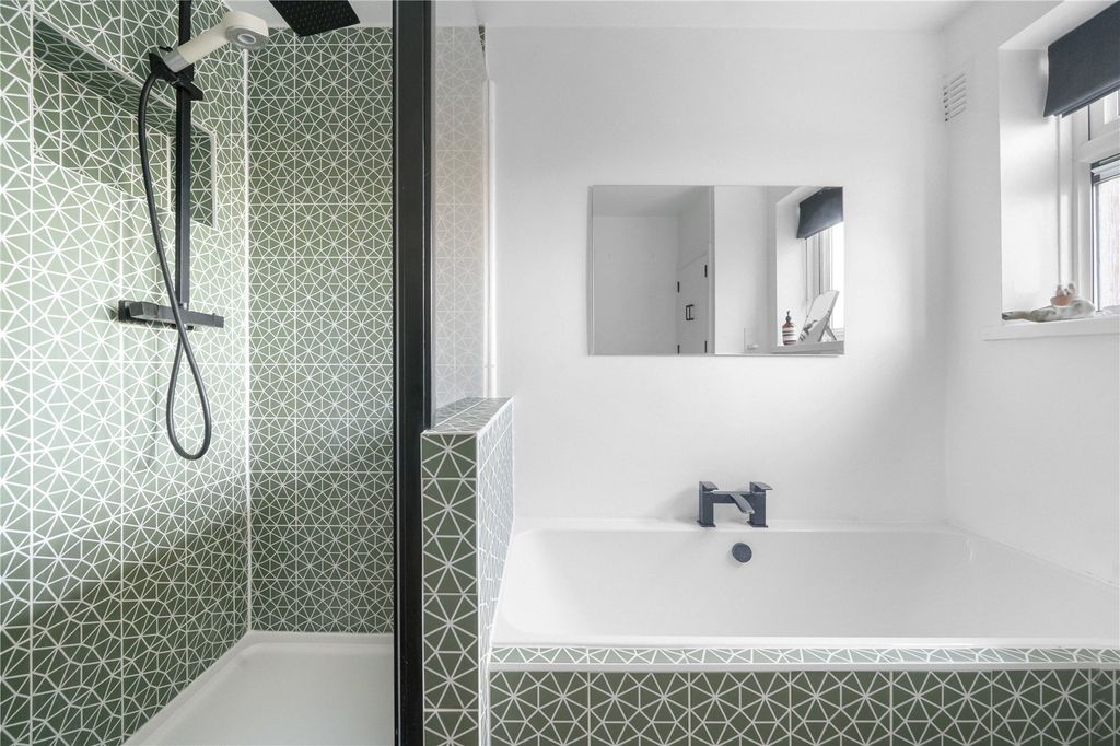 Property photo 3 of 16 Picture No. 13