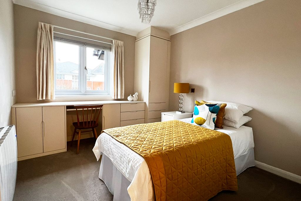 Property photo 3 of 12