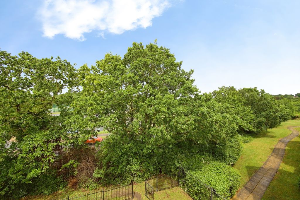 Property photo 2 of 11 Pbox-Img.Jpg