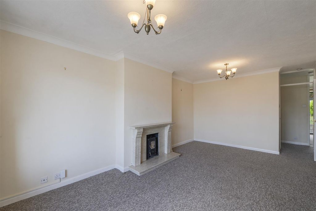 Property photo 3 of 13 4Eversley03.Jpg