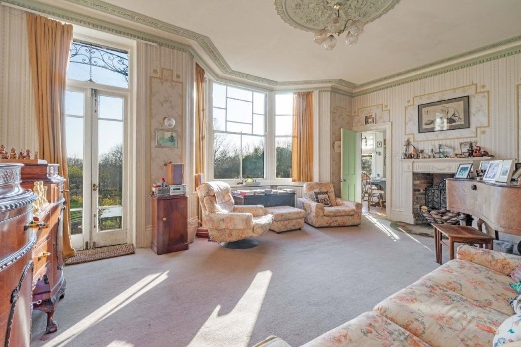 Property photo 3 of 20 Drawing Room