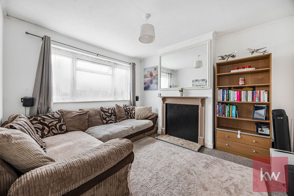 Property photo 3 of 16