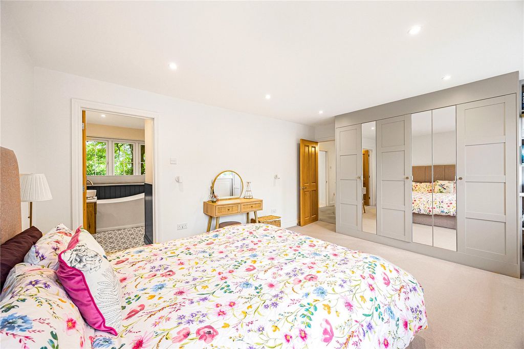 Property photo 3 of 28 Picture No. 75