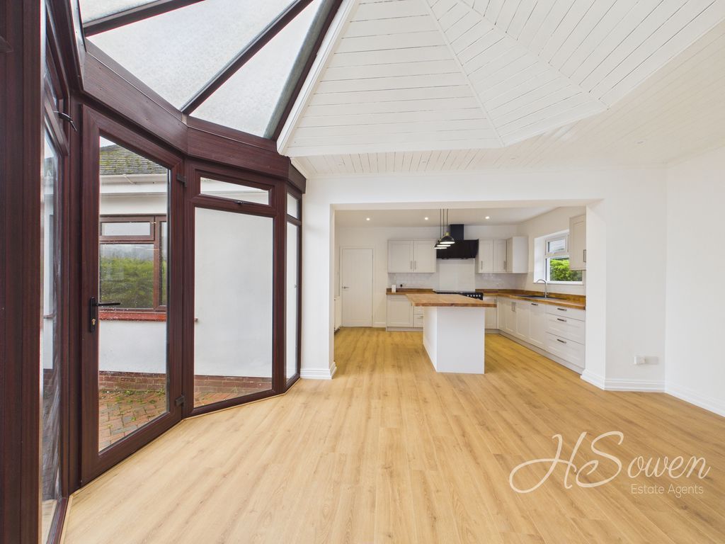 Property photo 2 of 26 Photo 12