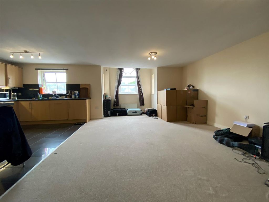 Property photo 2 of 6 Manor12.Jpg