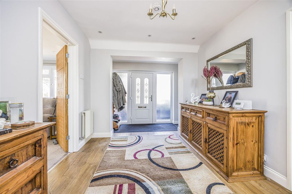 Property photo 1 of 32 2 Warfield Avenue, Waterlooville-Porticomarketing-