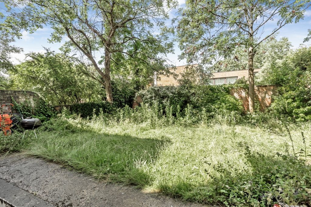 Property photo 3 of 13 742389 (10)