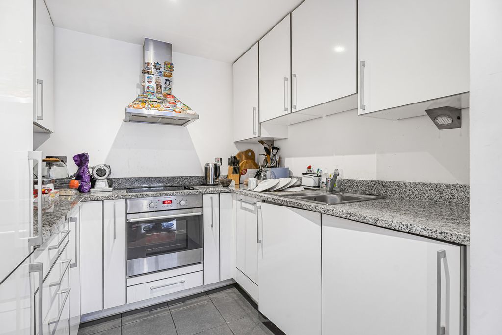 Property photo 3 of 15 Kitchen