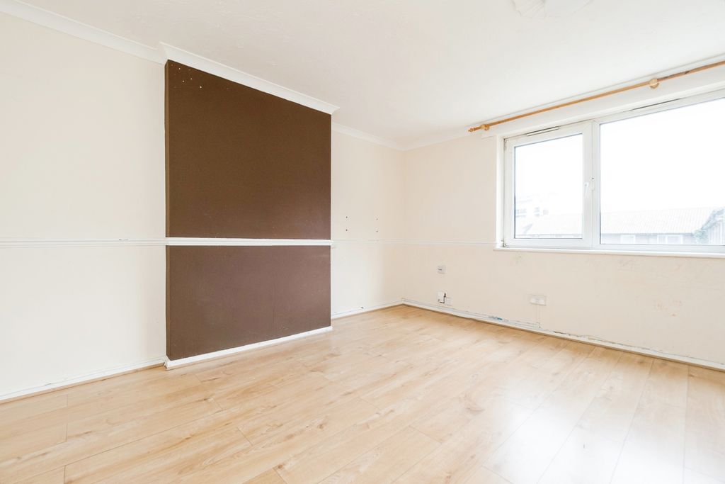 Property photo 2 of 16 Photo