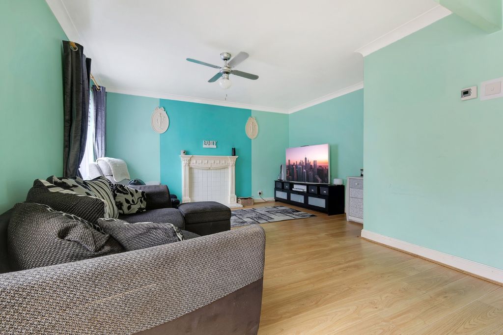 Property photo 3 of 16 5048364