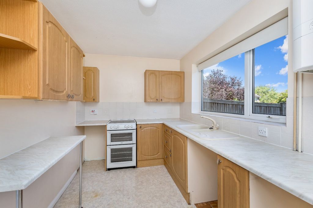 Property photo 2 of 14 5301753