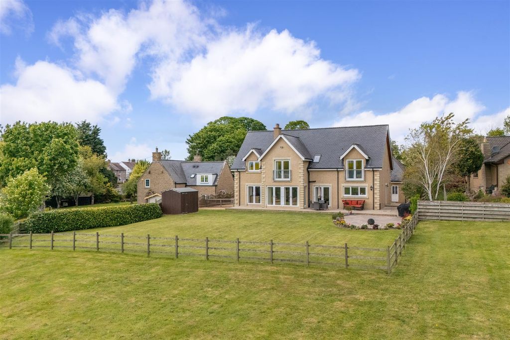 Property photo 1 of 36 Oaklands-2.Jpg