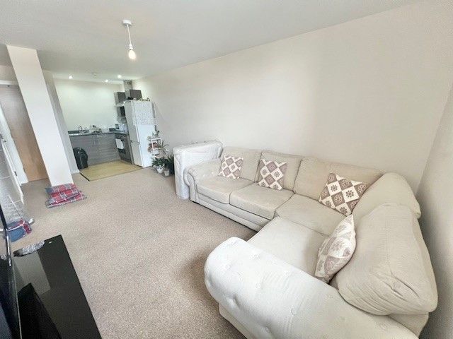 Property photo 2 of 8