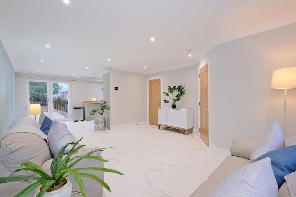 Property photo 2 of 13 Living Room 3