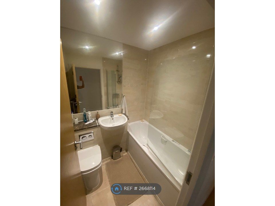 Property photo 3 of 11 Main Bathroom