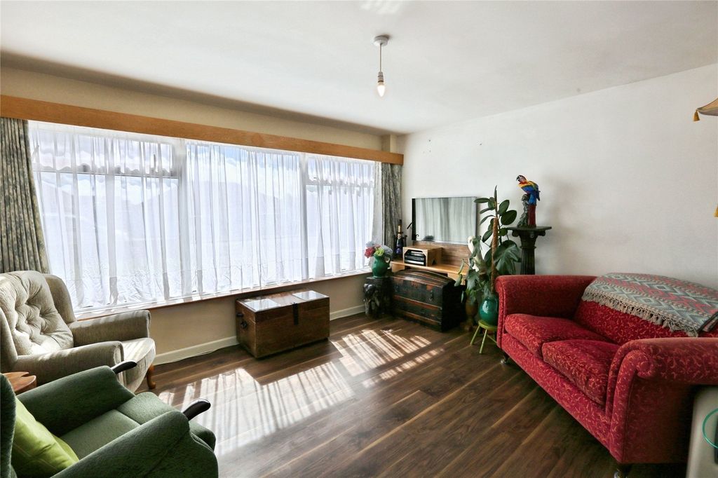 Property photo 3 of 19 Living Room/ Bedroom