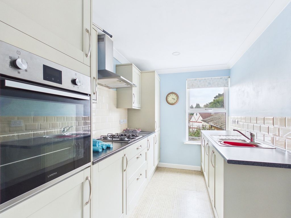 Property photo 1 of 6 Cam01338G0-Pr0169-Still004