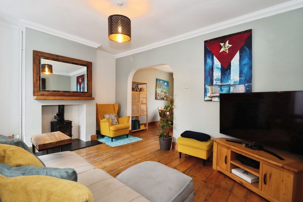 Property photo 2 of 11 Pbox-Img.Jpg