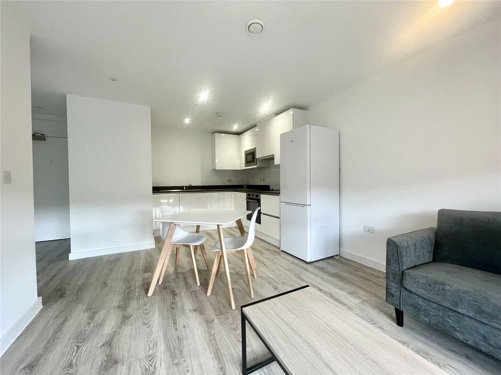 Property photo 3 of 8 Picture No. 12