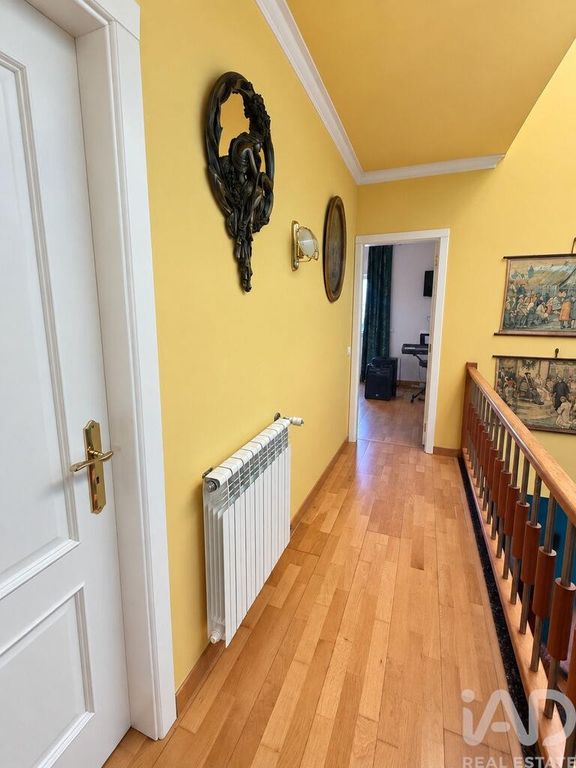 Property photo 3 of 39