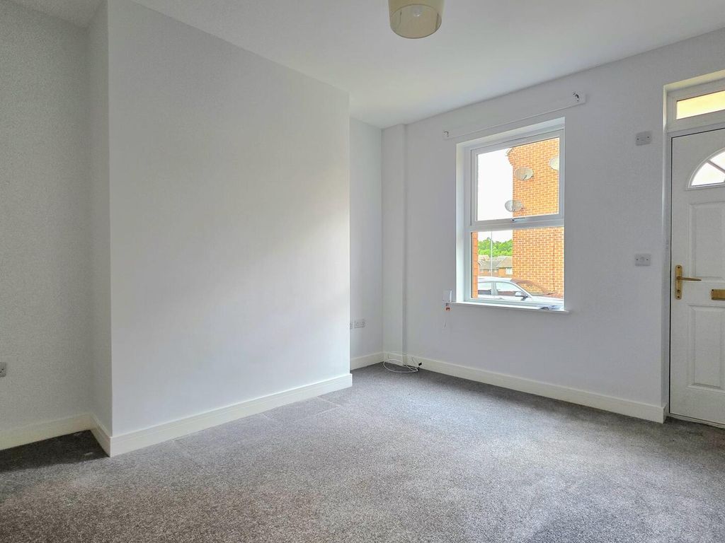 Property photo 2 of 11 Living Room