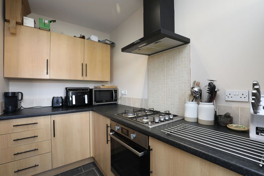 Property photo 3 of 29