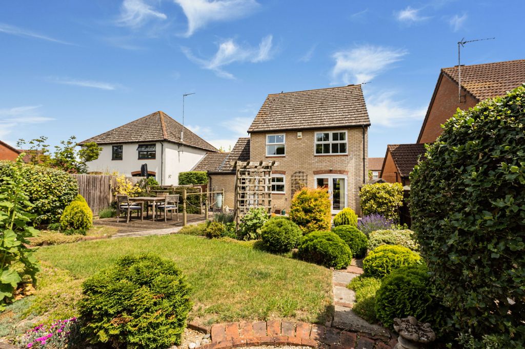 Property photo 2 of 25