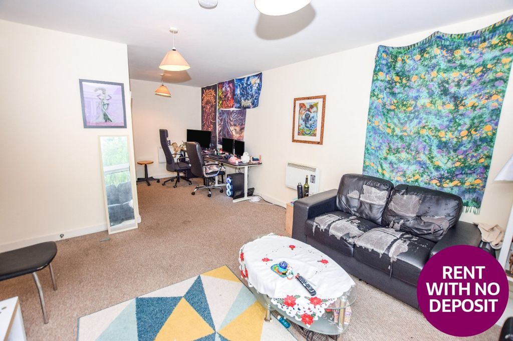 Property photo 3 of 17 Picture No. 04
