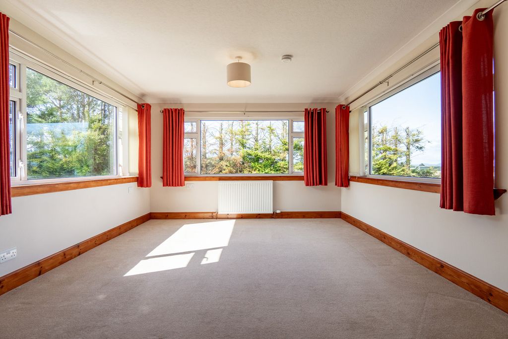 Property photo 2 of 48