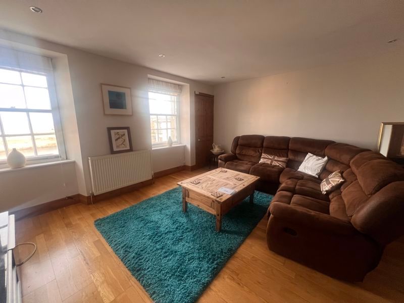 Property photo 2 of 12 Lounge