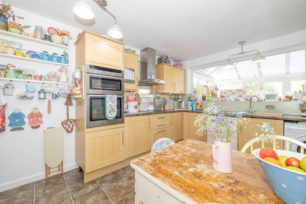 Property photo 3 of 18 Picture 3