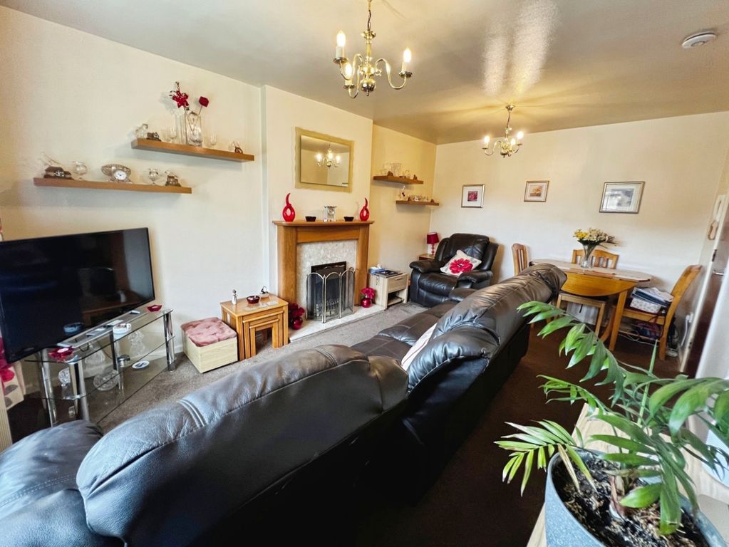 Property photo 3 of 15 Living Room