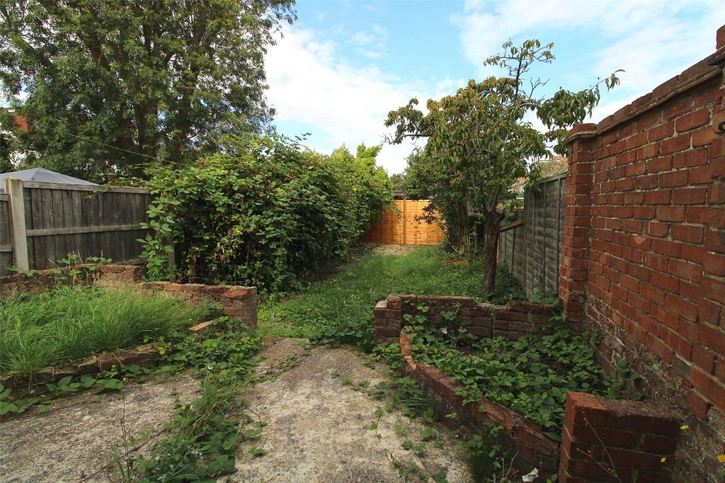 Property photo 2 of 10 Picture No. 23