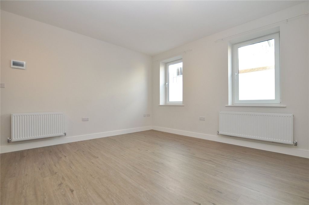 Property photo 1 of 6 Picture No. 06