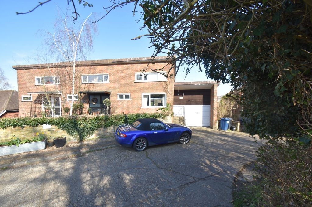 Property photo 1 of 17 Front