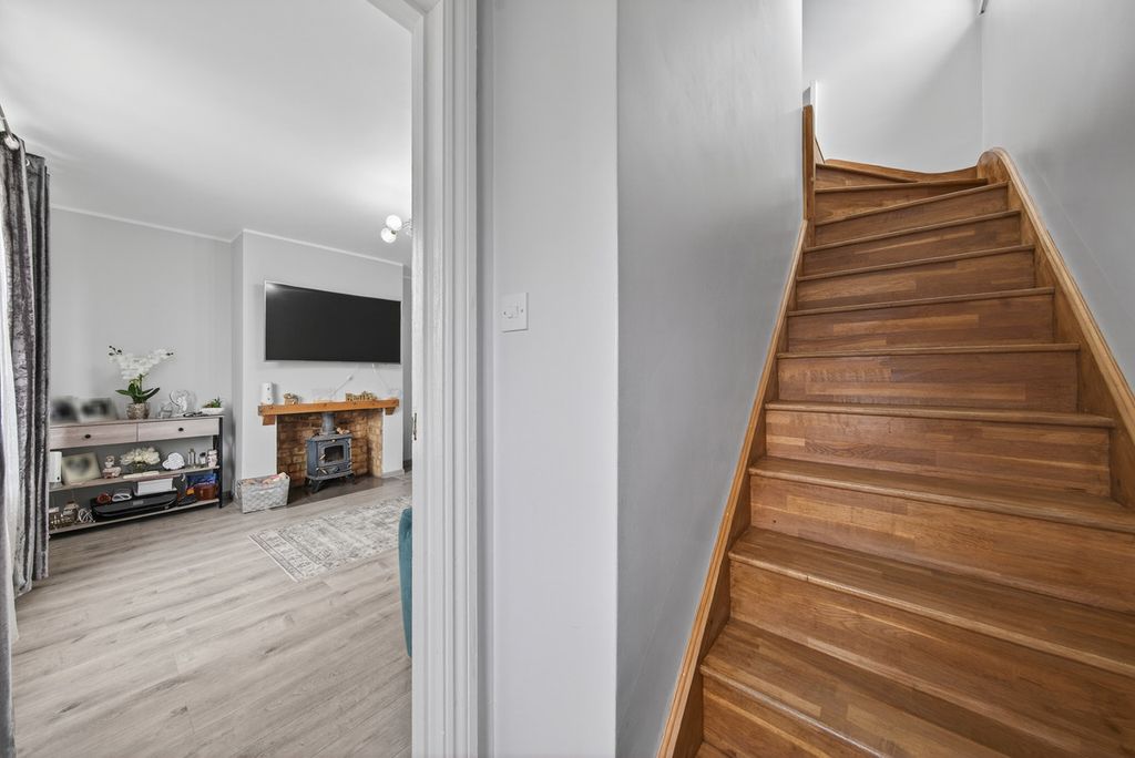 Property photo 2 of 26